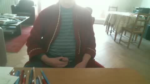 kisslog1 online show from November 11, 2025, 9:20 am