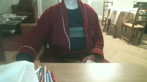 kisslog1 online show from November 16, 2025, 3:50 pm