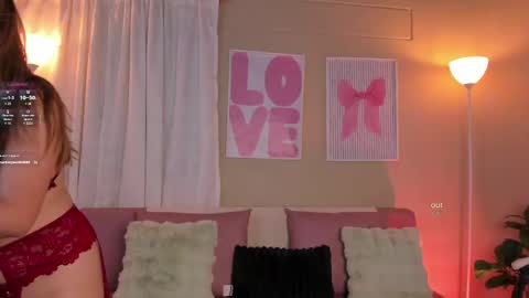 Snapshot of kissme_cutie chatting on September 20, 2025, 12:17 pm Call me Nicolle online show from September 20, 2025, 12:17 pm