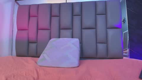 Snapshot of kissme_luna chatting on October 18, 2025, 7:03 pm BELLA FLAME online show from October 18, 2025, 7:03 pm