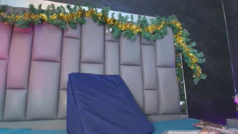 BELLA FLAME online show from December 1, 2025, 7:30 pm