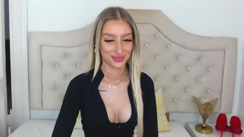 Natalie online show from December 15, 2025, 10:19 am