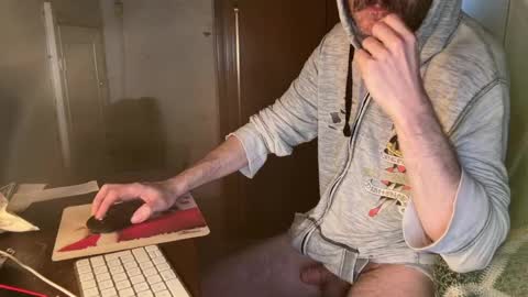 kissofbanned1983 online show from April 30, 2026, 11:16 am