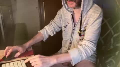 kissofbanned1983 online show from May 5, 2026, 4:48 pm