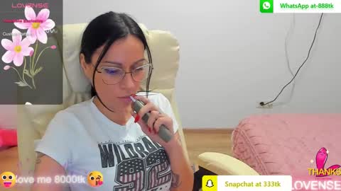 kisssnicol online show from March 4, 2025, 6:18 pm
