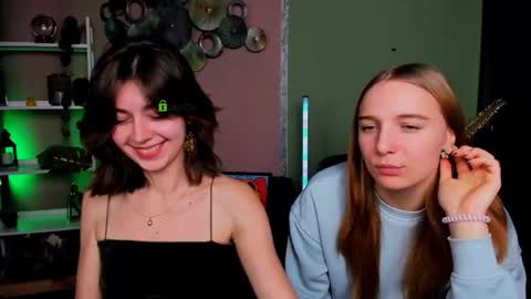 Snapshot of kitniss_dreamy chatting on November 4, 2025, 1:32 pm kitniss online show from November 4, 2025, 1:32 pm