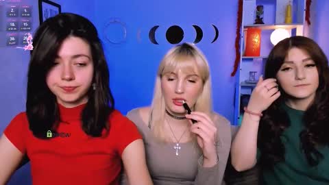 kitniss online show from March 22, 2026, 8:23 pm