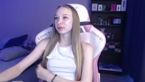kitsuneyX online show from June 29, 2026, 11:27 pm