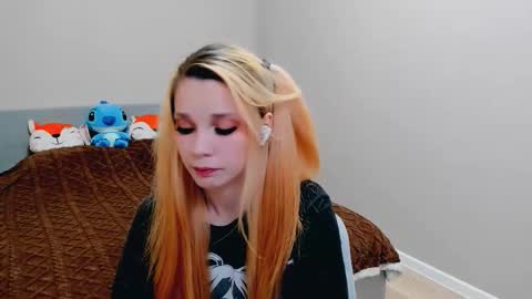 Snapshot of kitten_alisa chatting on October 9, 2025, 7:01 pm Alissa online show from October 9, 2025, 7:01 pm