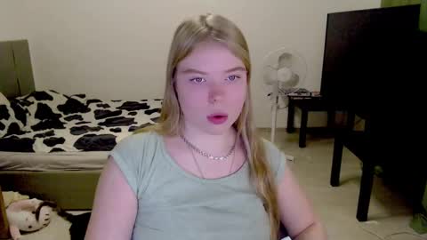 Jennyblonde and Emmabrunette online show from December 4, 2024, 2:59 pm