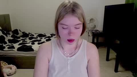 Jennyblonde and Emmabrunette online show from December 7, 2024, 10:12 am