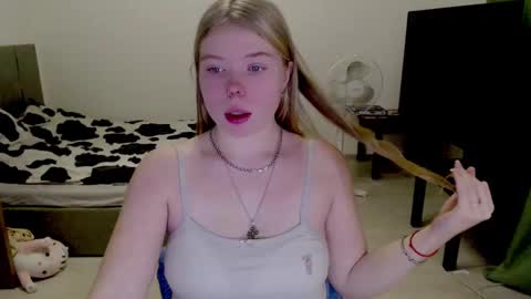 Jennyblonde and Emmabrunette online show from December 9, 2024, 6:12 am
