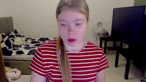 Jennyblonde and Emmabrunette online show from January 11, 2025, 3:09 pm