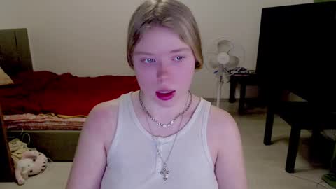 Jennyblonde and Emmabrunette online show from January 28, 2025, 5:14 pm