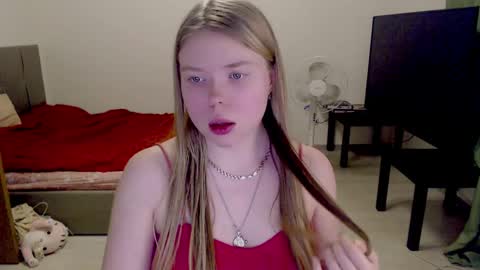 Jennyblonde and Emmabrunette online show from February 4, 2025, 9:20 pm