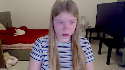 Jennyblonde and Emmabrunette online show from February 8, 2025, 9:36 pm