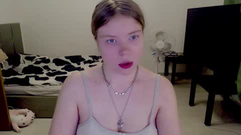 Jennyblonde and Emmabrunette online show from March 2, 2025, 9:43 pm
