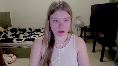 Jennyblonde and Emmabrunette online show from March 8, 2025, 10:34 pm