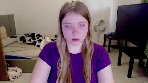 Snapshot of kitten_jenny01 chatting on October 12, 2025, 12:48 pm Jennyblonde and Emmabrunette online show from October 12, 2025, 12:48 pm