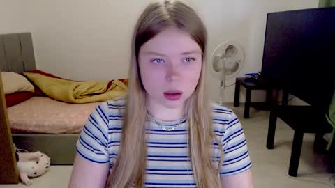 Snapshot of kitten_jenny01 chatting on October 14, 2025, 12:50 pm Jennyblonde and Emmabrunette online show from October 14, 2025, 12:50 pm