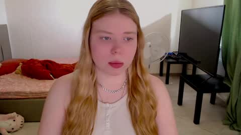 Jennyblonde and Emmabrunette online show from May 13, 2026, 12:46 pm