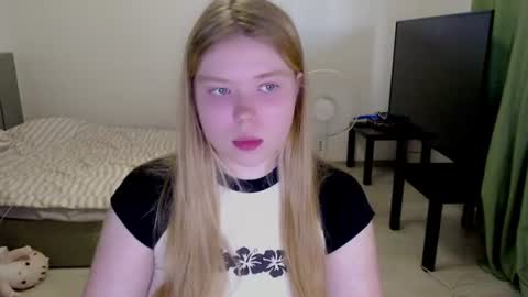 Snapshot of kitten_jenny01 chatting on July 13, 2026, 6:00 pm Jennyblonde and Emmabrunette online show from July 13, 2026, 6:00 pm