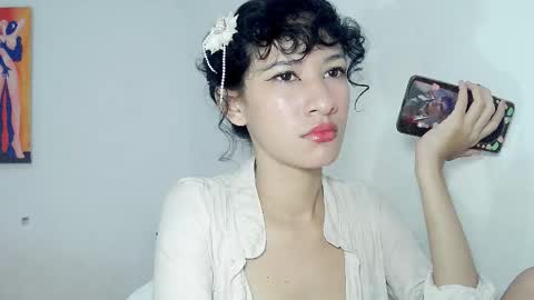 Snapshot of kitten_punches02 chatting on November 22, 2025, 2:43 am kitten_punches02 online show from November 22, 2025, 2:43 am