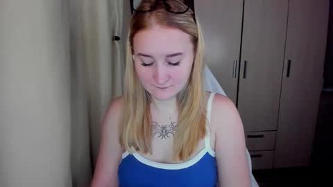 kitten_sun online show from February 20, 2026, 2:41 am