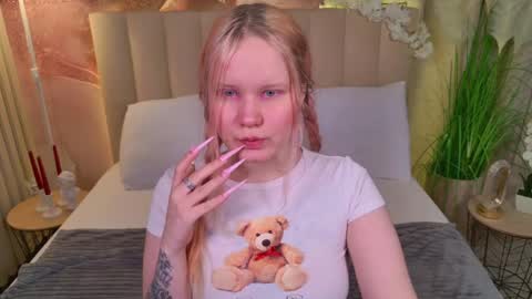 Snapshot of kittenxoann chatting on April 10, 2026, 5:39 pm kittenxoann online show from April 10, 2026, 5:39 pm