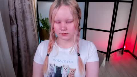 kittenxoann online show from April 30, 2026, 5:52 pm