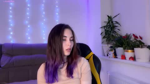 Snapshot of kittie_bear chatting on October 10, 2025, 2:10 am Veronica online show from October 10, 2025, 2:10 am