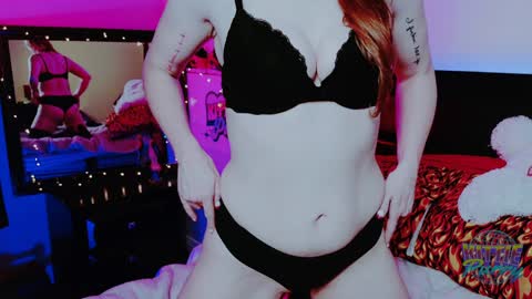 Snapshot of kittiepurry chatting on January 11, 2025, 1:43 pm Kittie Purry online show from January 11, 2025, 1:43 pm