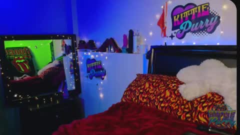Snapshot of kittiepurry chatting on February 16, 2025, 6:54 am Kittie Purry online show from February 16, 2025, 6:54 am