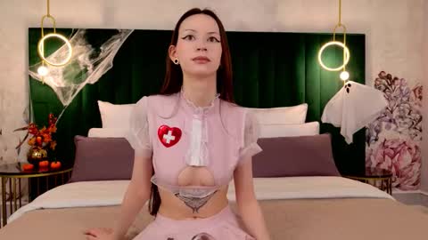 Kitti online show from October 22, 2025, 3:12 pm