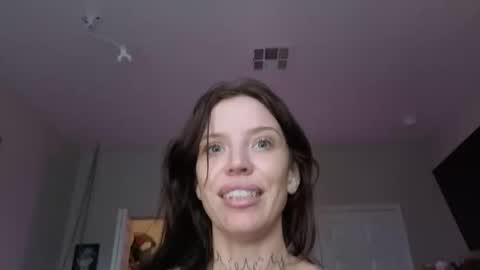 Snapshot of kittjones33 chatting on November 12, 2025, 11:58 pm kittjones33 online show from November 12, 2025, 11:58 pm