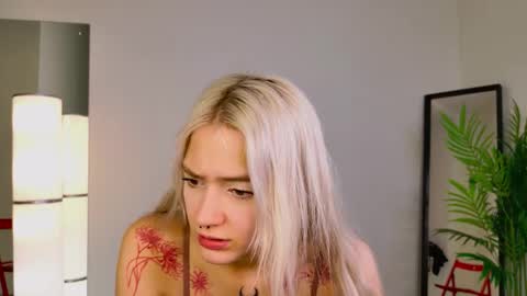 kitty__katty_ online show from January 18, 2026, 8:56 pm