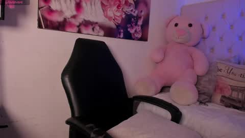 Kitty  online show from April 23, 2026, 7:09 am