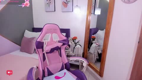 Snapshot of kitty_cayo chatting on January 22, 2025, 9:35 am Kitty Kayo online show from January 22, 2025, 9:35 am