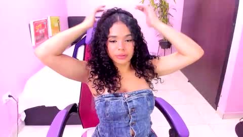 Snapshot of kitty_doll_squirt chatting on October 5, 2025, 12:03 pm kitty_doll_squirt online show from October 5, 2025, 12:03 pm