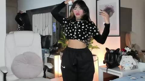 kitty online show from April 29, 2026, 11:33 pm