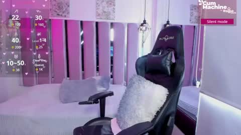 Snapshot of kitty_eyes07 chatting on June 11, 2026, 7:23 pm Kitty online show from June 11, 2026, 7:23 pm