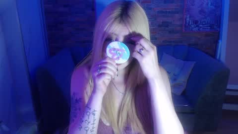 kitty_fox_b online show from December 4, 2024, 12:47 pm
