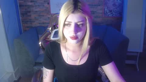 kitty_fox_b online show from December 9, 2024, 6:57 pm