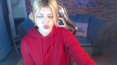 kitty_fox_b online show from December 19, 2024, 6:56 pm