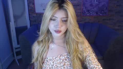 kitty_fox_b online show from December 23, 2024, 12:52 pm