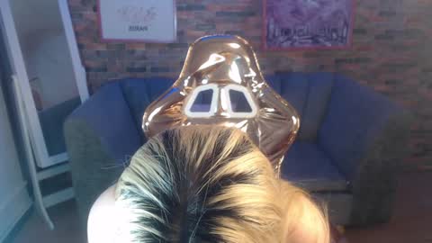 kitty_fox_b online show from December 26, 2024, 3:53 pm