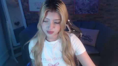 kitty_fox_b online show from January 10, 2025, 12:58 pm