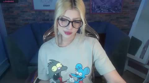 kitty_fox_b online show from March 10, 2025, 12:48 pm