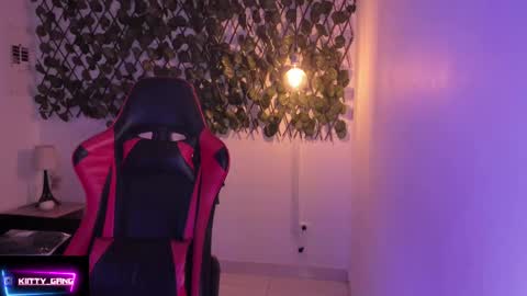 Camila online show from September 19, 2025, 2:24 am