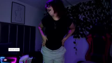 Camila online show from October 17, 2025, 2:26 am